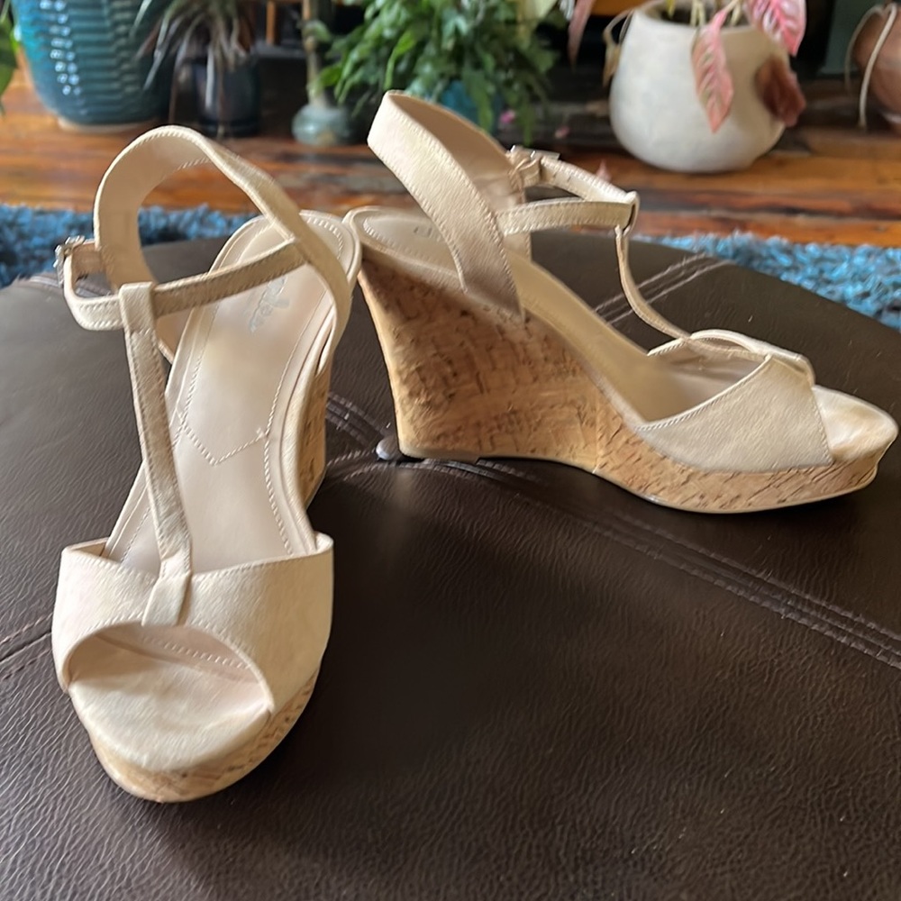 Charles by Charles David wedge sandals